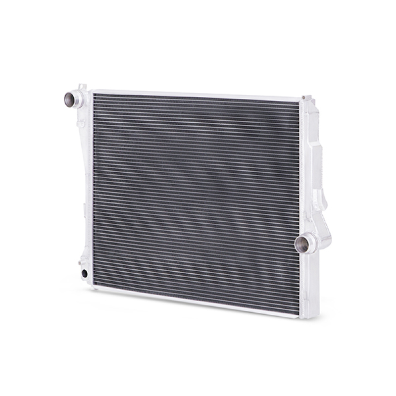 Mishimoto Performance Aluminum Radiator for 99-06 BMW 323i/323i/328i/330i w/ Auto Transmission - Image 4