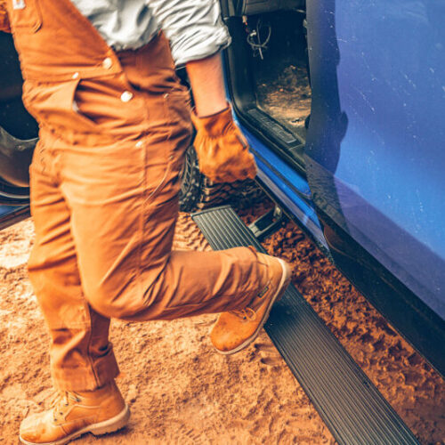 AMP Research PowerStep Plug & Play - Black for 2025 RAM 1500 (Gas ONLY) - Image 4