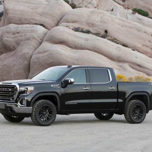 Alternative view of Fabtech 07-21 GM C/K1500 2WD/4WD 2in Leveling System