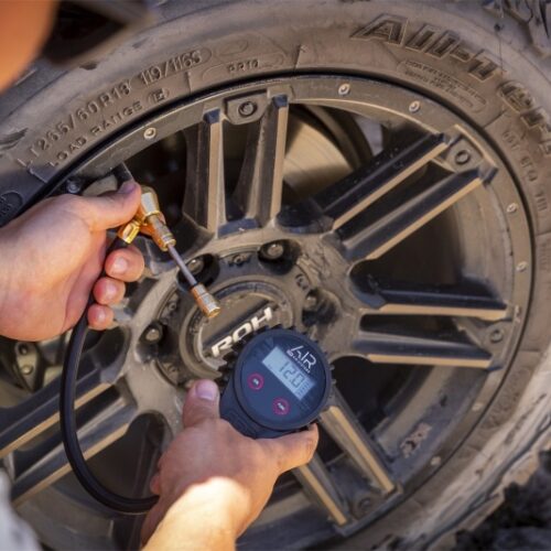 ARB E-Z Deflator Digital Gauge with Extended Valve - Image 2