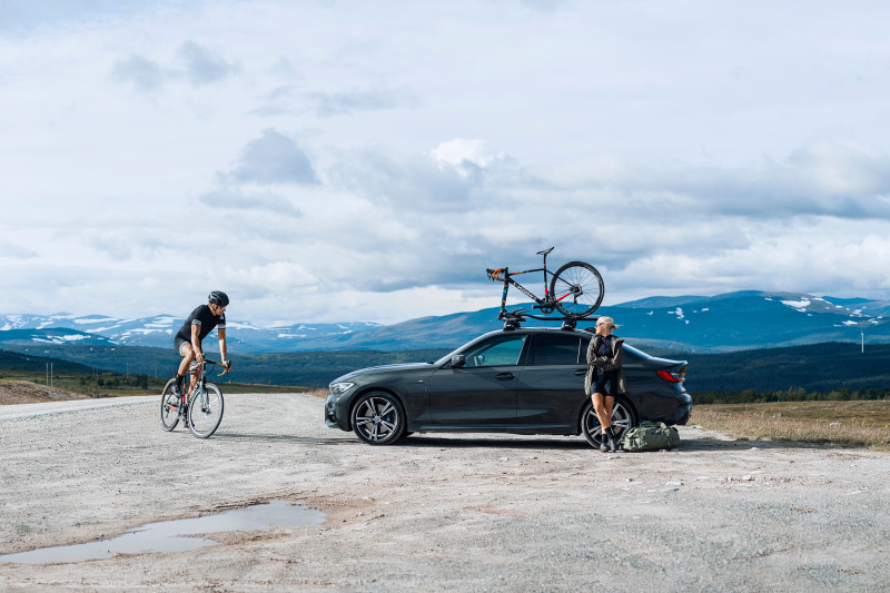 Thule TopRide Fork-Mounted Roof Bike Rack (Fits 9-15mm Thru-Axle & Standard 9mm Quick-Release Bikes) - Image 5