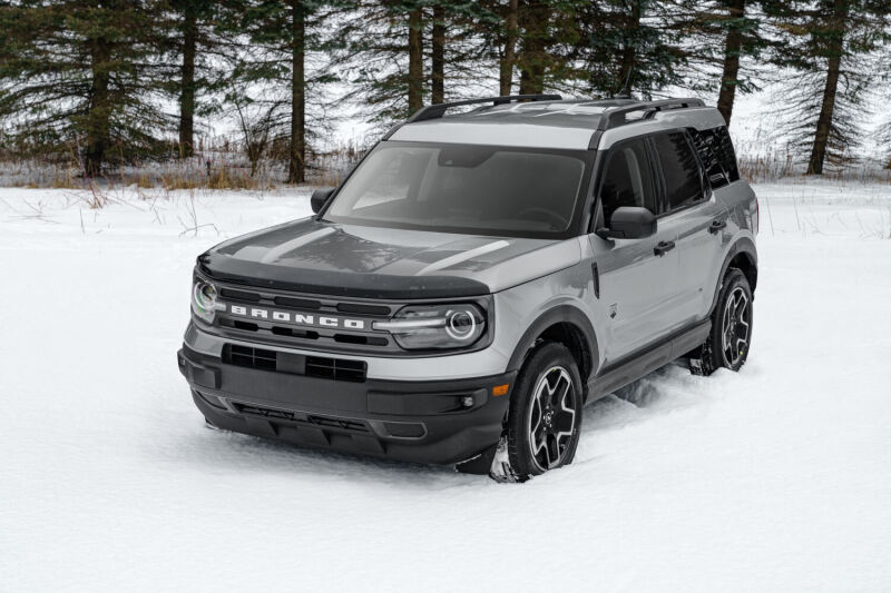 Husky Liners 21-24 Ford Bronco 2/4dr (Excl. Raptor) Aeroskin Hood Protector - Smoke - Image 4