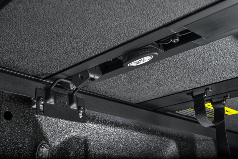 Extang 15-20 Ford F-150 (5ft. 7in. Bed) Solid Fold ALX - Image 6