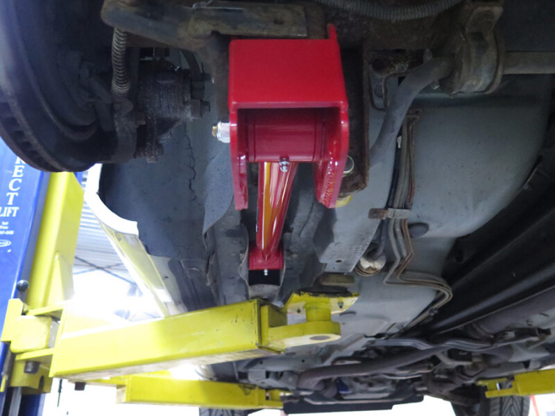 UMI Performance 2015-R 82-02 GM F-Body Tubular Non-Adjustable Lower Control Arms - Red - Image 2
