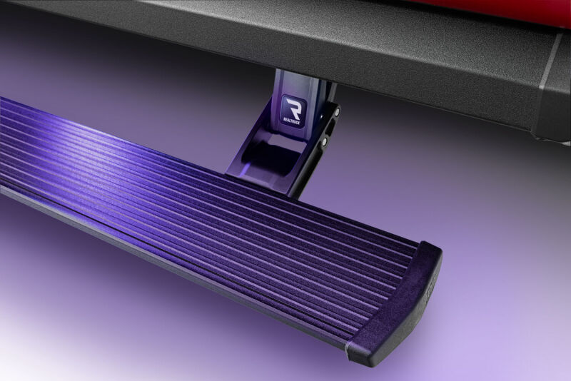 AMP Research PowerStep XL - Black (Incl OEM Style Illumination) for 20-23 Chevy Silverado 1500 Crew Cab - Image 5