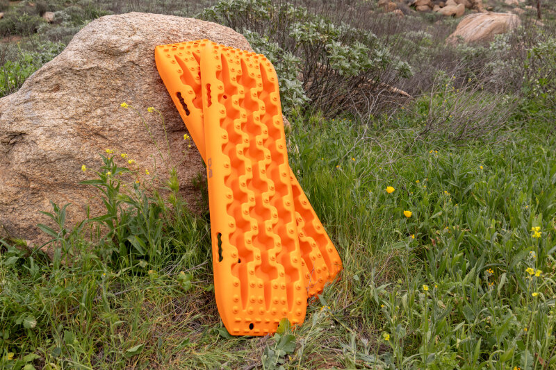DV8 Offroad DV8 Xtract Traction Boards | Pair | Orange - Image 2