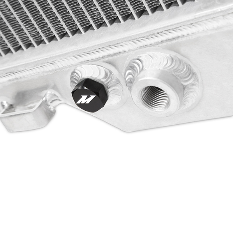 Mishimoto Aluminum Radiator for 03-07 Ford F250 w/ 6.0L Powerstroke Engine - Image 4