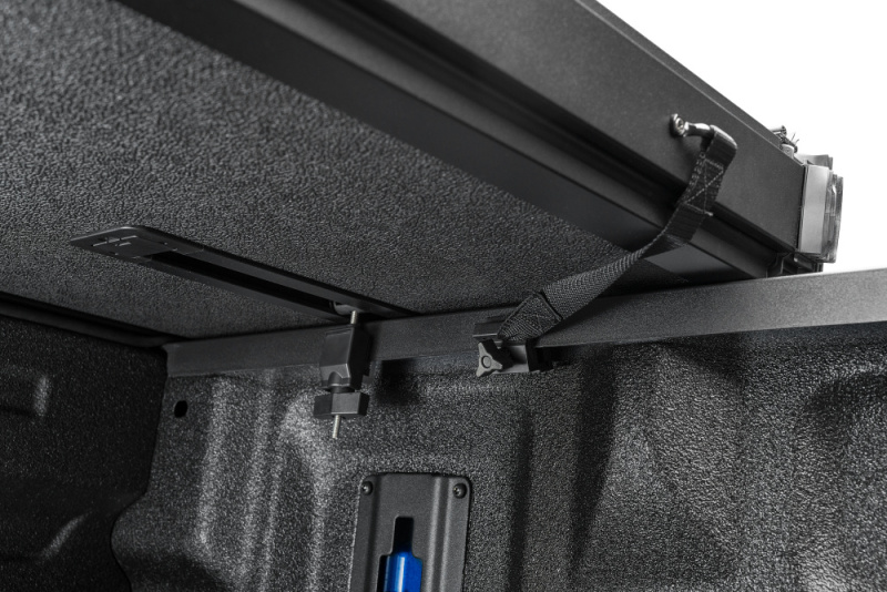 Extang 15-20 Ford F-150 (5ft. 7in. Bed) Solid Fold ALX - Image 3