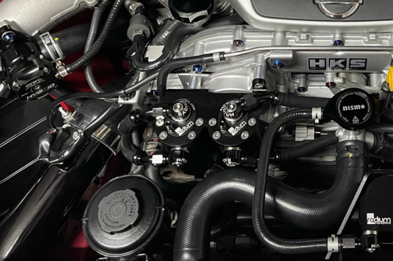 Radium Engineering Nissan R35 GT-R Dual Catch Can Kit CCV Fluid Lock - Image 3
