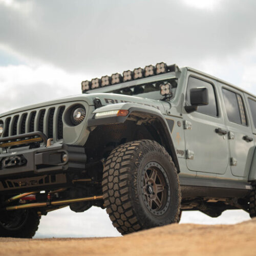DV8 Offroad 18+ Jeep Wrangler JL / 20+ Jeep Gladiator JT OE Plus Front Bumper - Image 3