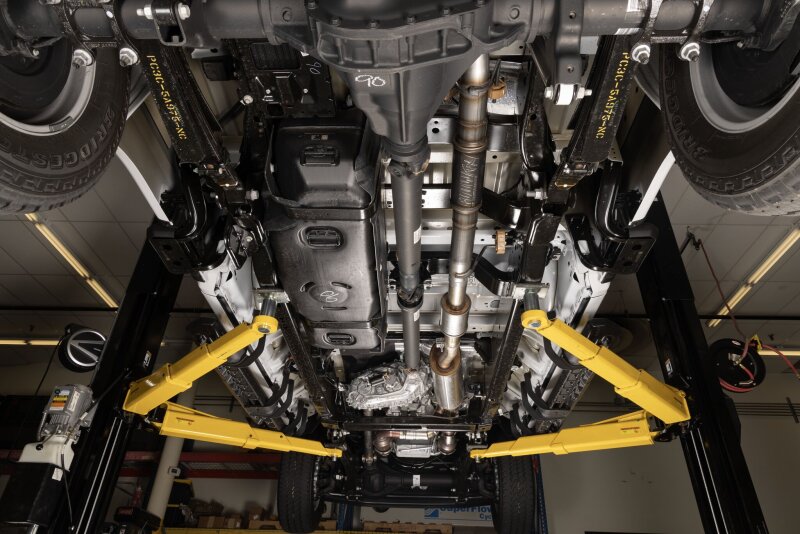 Flowmaster 17-24 F250/F350 GAS Direct Fit FlowFX Cat-Back Exhaust System - Image 3