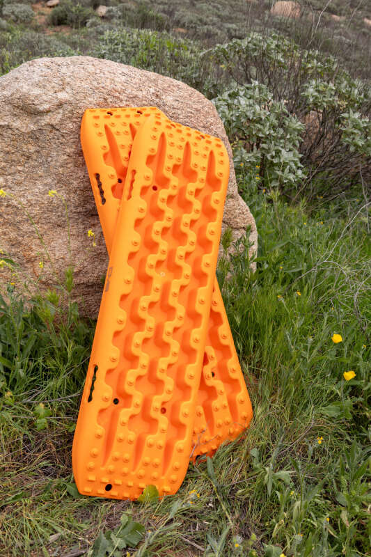 DV8 Offroad DV8 Xtract Traction Boards | Pair | Orange - Image 3
