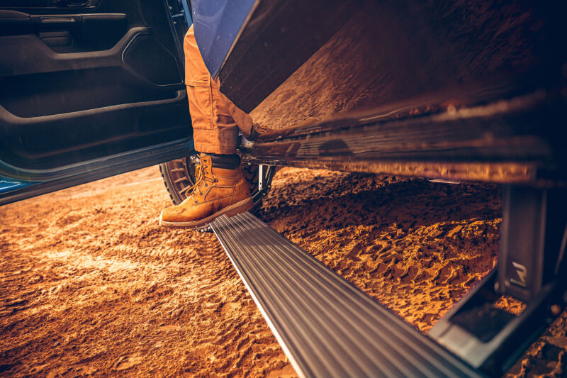 AMP Research PowerStep Plug & Play - Black for 2025 RAM 1500 (Gas ONLY) - Image 2