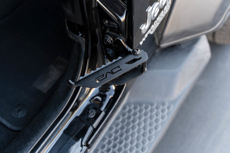 DV8 Offroad 07-23 Jeep Gladiator/Wrangler JT/JK/JL Foot Pegs - Image 4