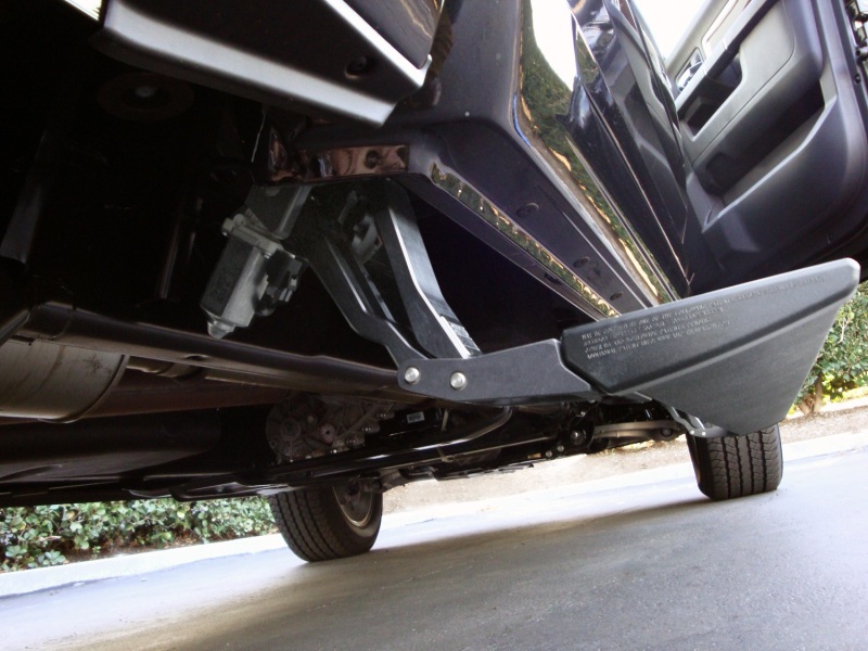 AMP Research PowerStep Plug N Play - Black for 2013-2015 Dodge Ram 1500/2500/3500 All Cabs - Image 3