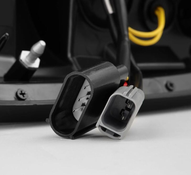 AlphaRex 97-03 Ford F150 / 99-16 Ford F250/F350/F450/F550 LUXX-Series LED Tail Lights - Black/Red - Image 7