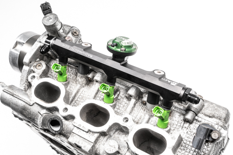 Radium Engineering Subaru Phase-II EZ30/EZ36 Top Feed Conversion Fuel Rail Kit - Image 2