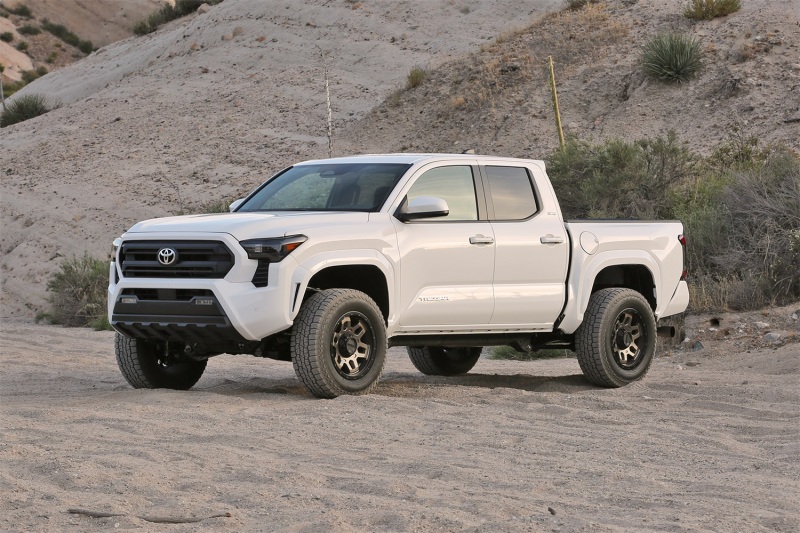 Fabtech 2024 Toyota Tacoma 4WD (w/o AVS) 1.5in Leveling Kit - Image 5