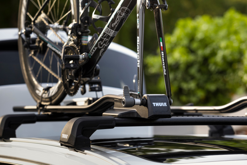 Thule FastRide Fork-Mount Roof Bike Rack (For Quick-Release Bikes/Adapter Req. for Thru-Axle) - Blk - Image 4