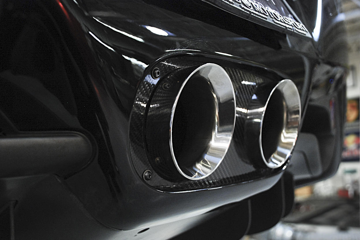 Fabspeed Ferrari 458 Italia Challenge Style Dual Exhaust Tips (2010-2015) - Fabspeed Maxflo Exhaust - Image 4
