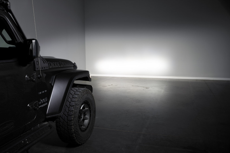 Diode Dynamics Jeep JL SS5 4-Pod CrossLink Grille Lightbar Kit Pro - White Combo - Image 5