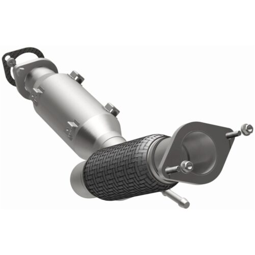 Alternative view of MagnaFlow 280396 17-20 Nissan Rogue Sport Rear Underbody 2L Direct Fit Converter