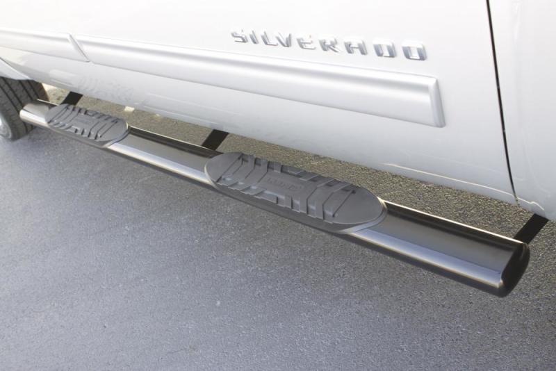 Lund 23979004 07-17 Chevy Silverado 1500 Ext. Cab 5in. Oval Straight SS Nerf Bars - Polished - Image 2
