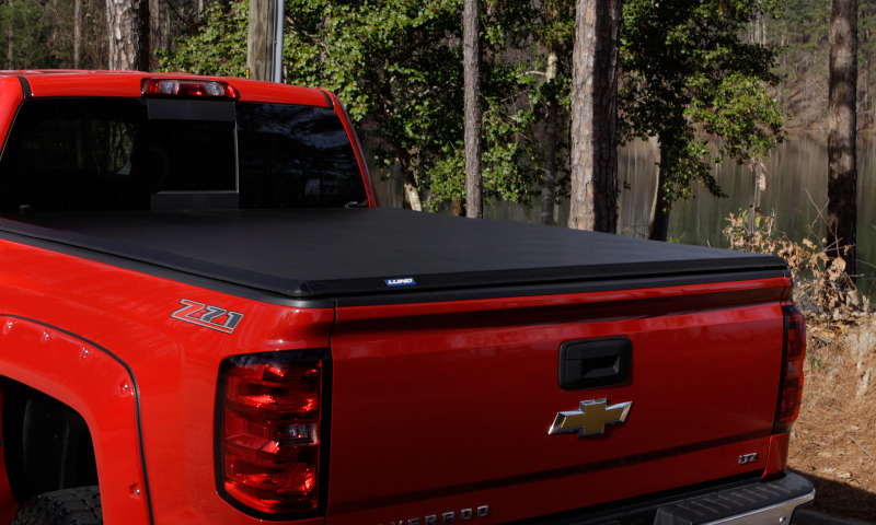 Lund 969355 09-14 Ford F-150 Styleside (5.5ft. Bed) Hard Fold Tonneau Cover - Black - Image 6